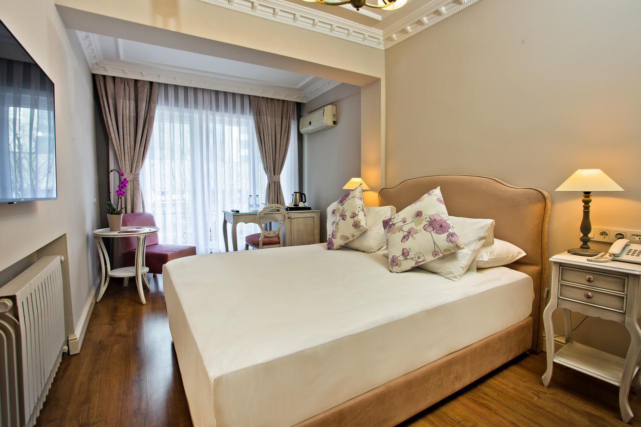 Blanche Hotel&garden Pool